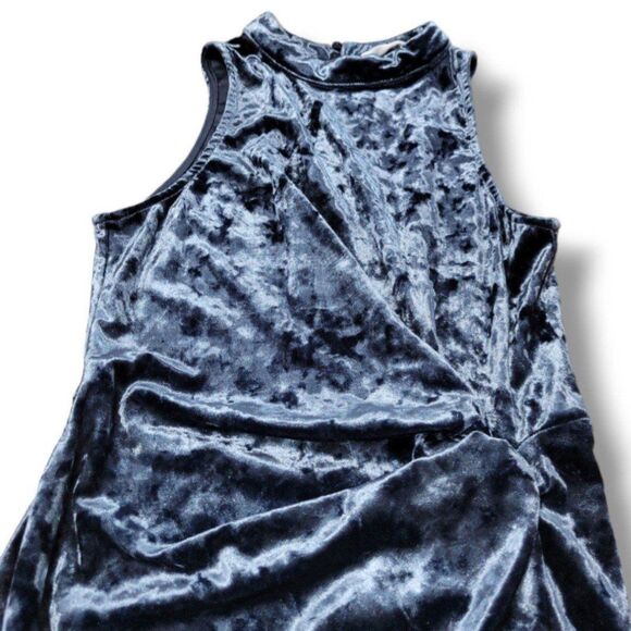 ASTR Dress Size Small ASTR The Label Dress Avalon Sleeveless Velvet Wrap Dress - Picture 4 of 6